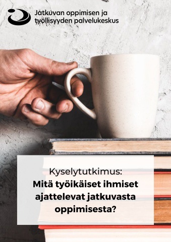Kahvikuppi ja kirjoja